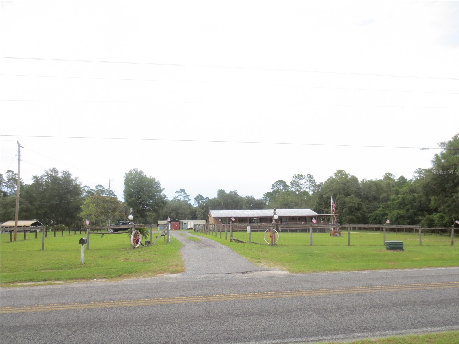 5995 SE 183rd Avenue Road Ocklawaha FL 32179 OM725783 image2