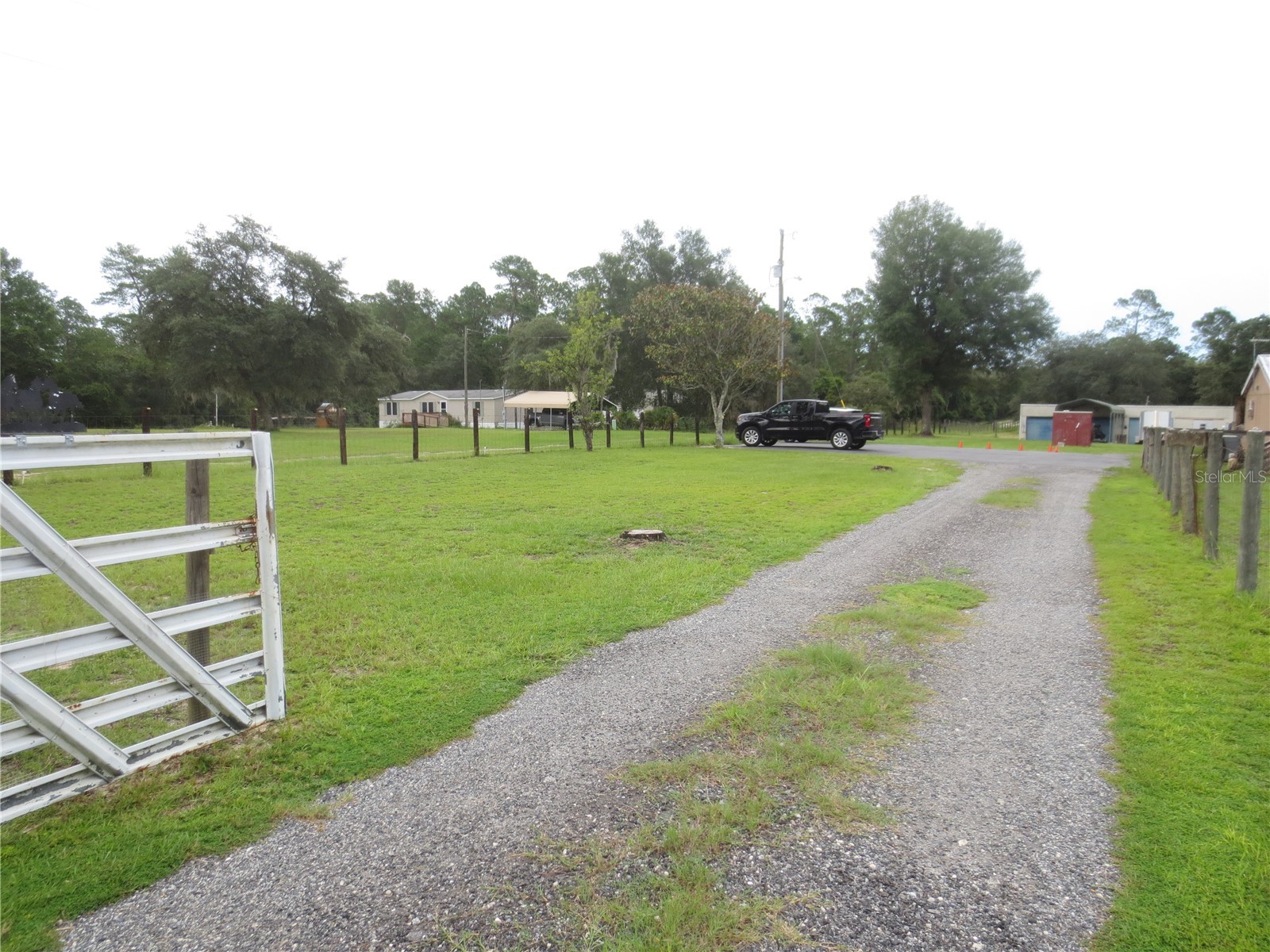 5995 SE 183rd Avenue Road Ocklawaha FL 32179 OM725783 image7