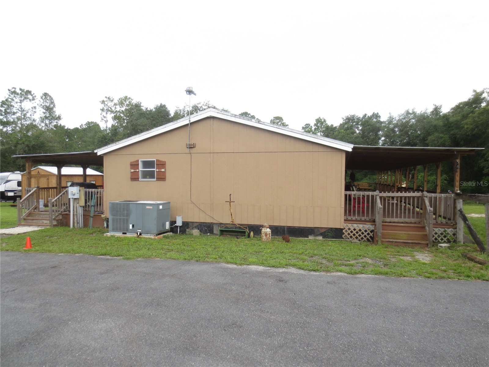 5995 SE 183rd Avenue Road Ocklawaha FL 32179 OM725783 image8
