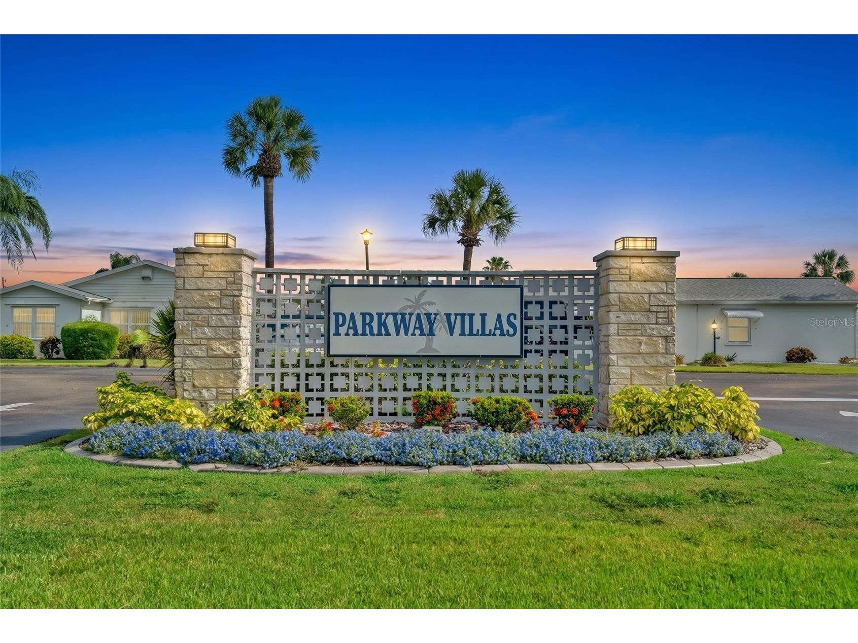 5996 Hibiscus Drive #6 Bradenton FL 34207 A4693883 image1