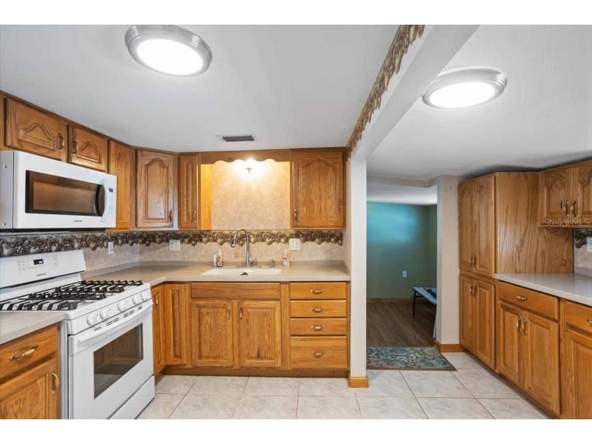 6 Seminole Drive Bradenton FL 34208 A4633111 image21