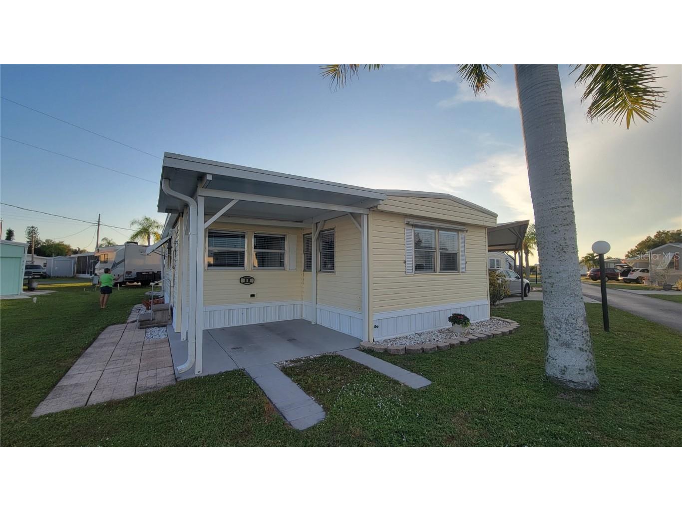 60 5th Street Punta Gorda FL 33982 C7517476 image1