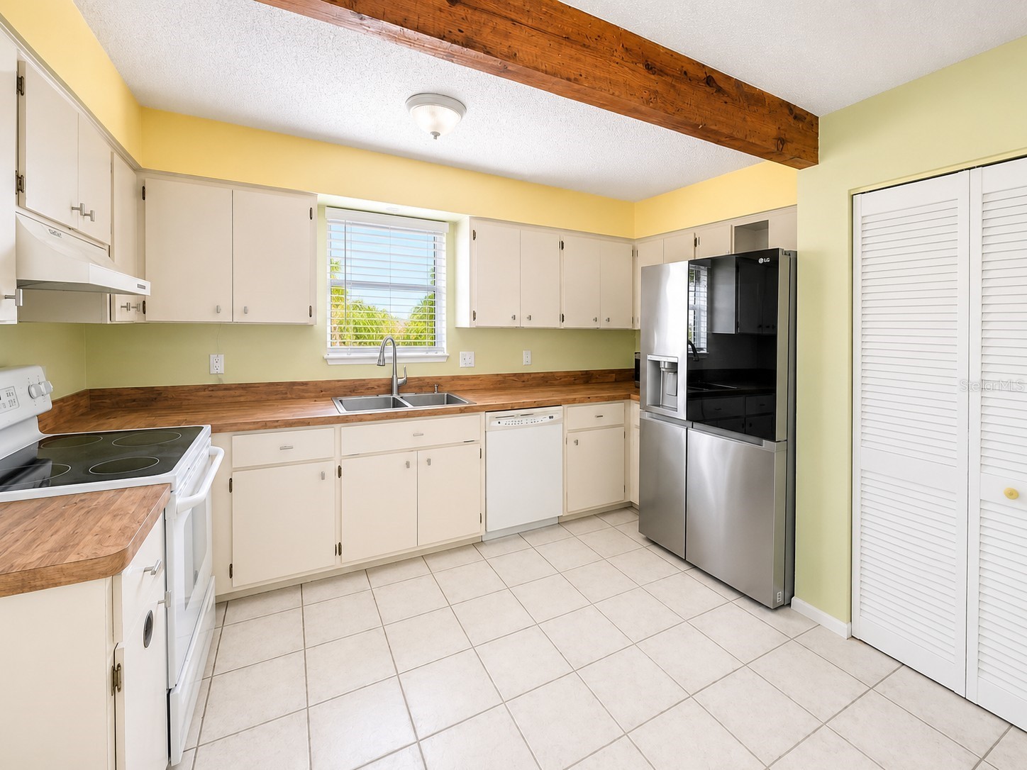 60 Beachcomber Lane #B Englewood FL 34223 D6147505 image3