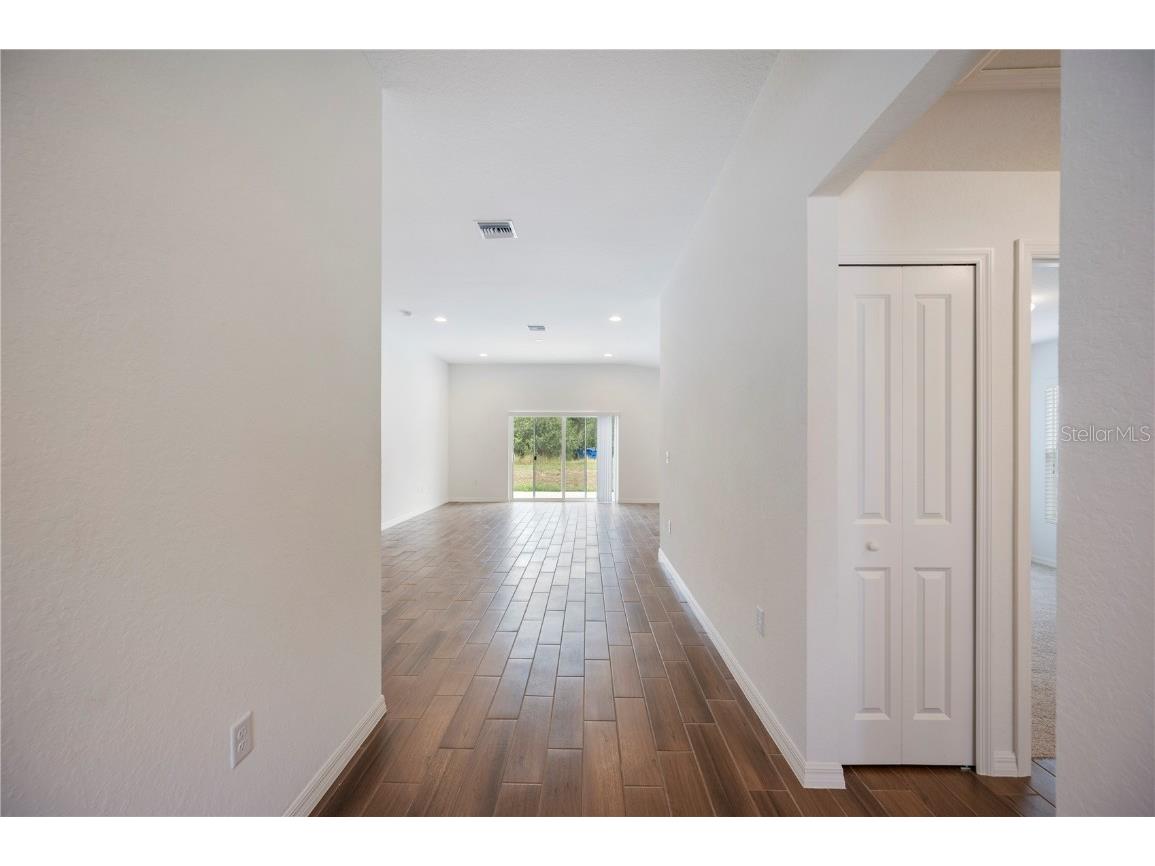 60 Blackjack Avenue Frostproof FL 33843 L4956404 image5