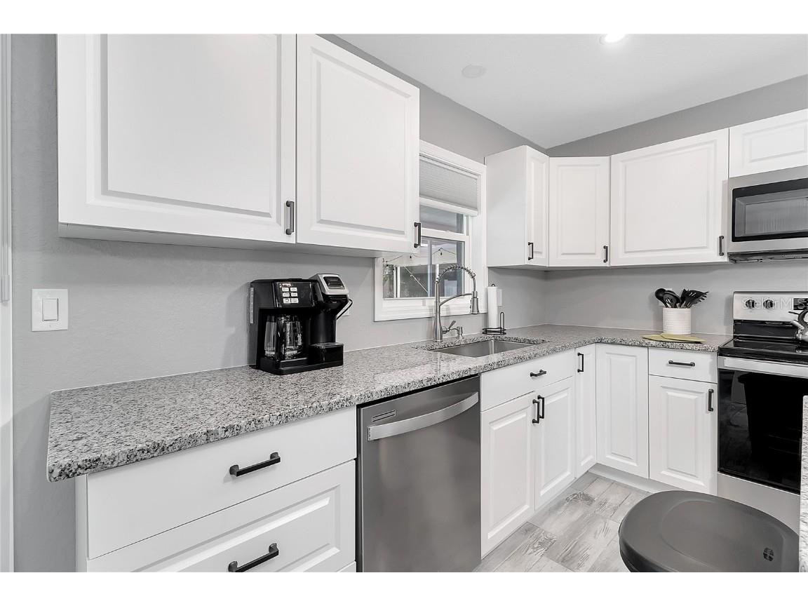 60 Golfview Road Rotonda West FL 33947 C7498757 image17