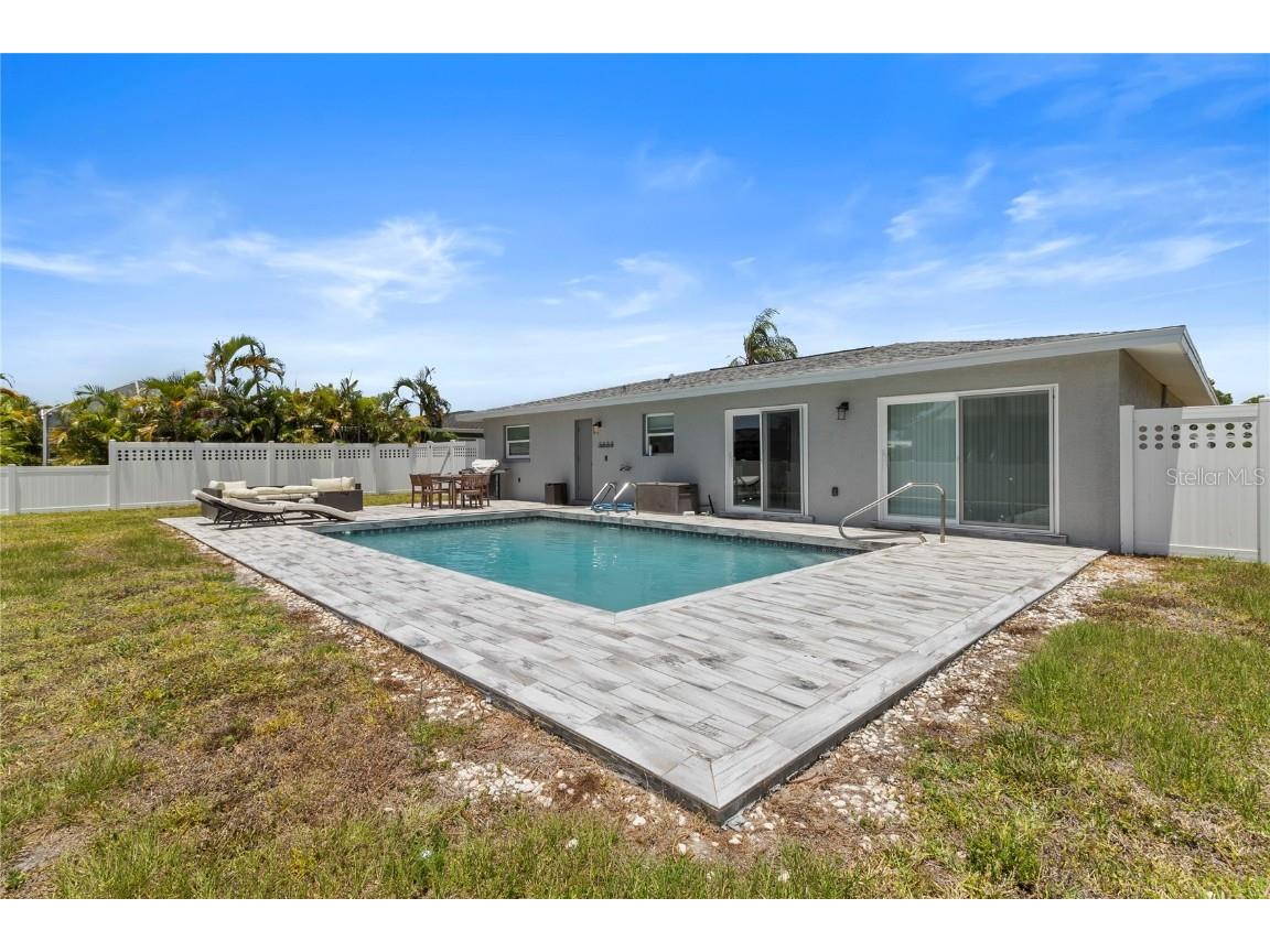 60 Golfview Road Rotonda West FL 33947 C7498757 image5