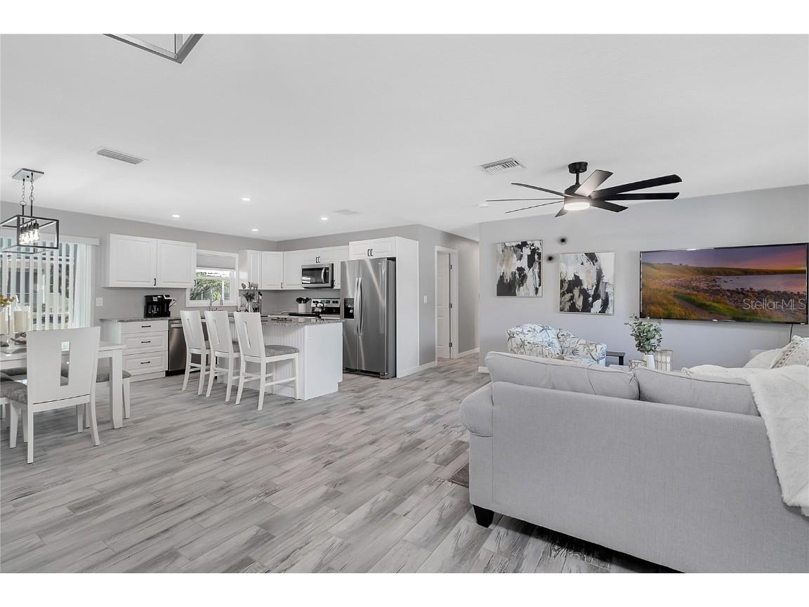 60 Golfview Road Rotonda West FL 33947 C7498757 image8