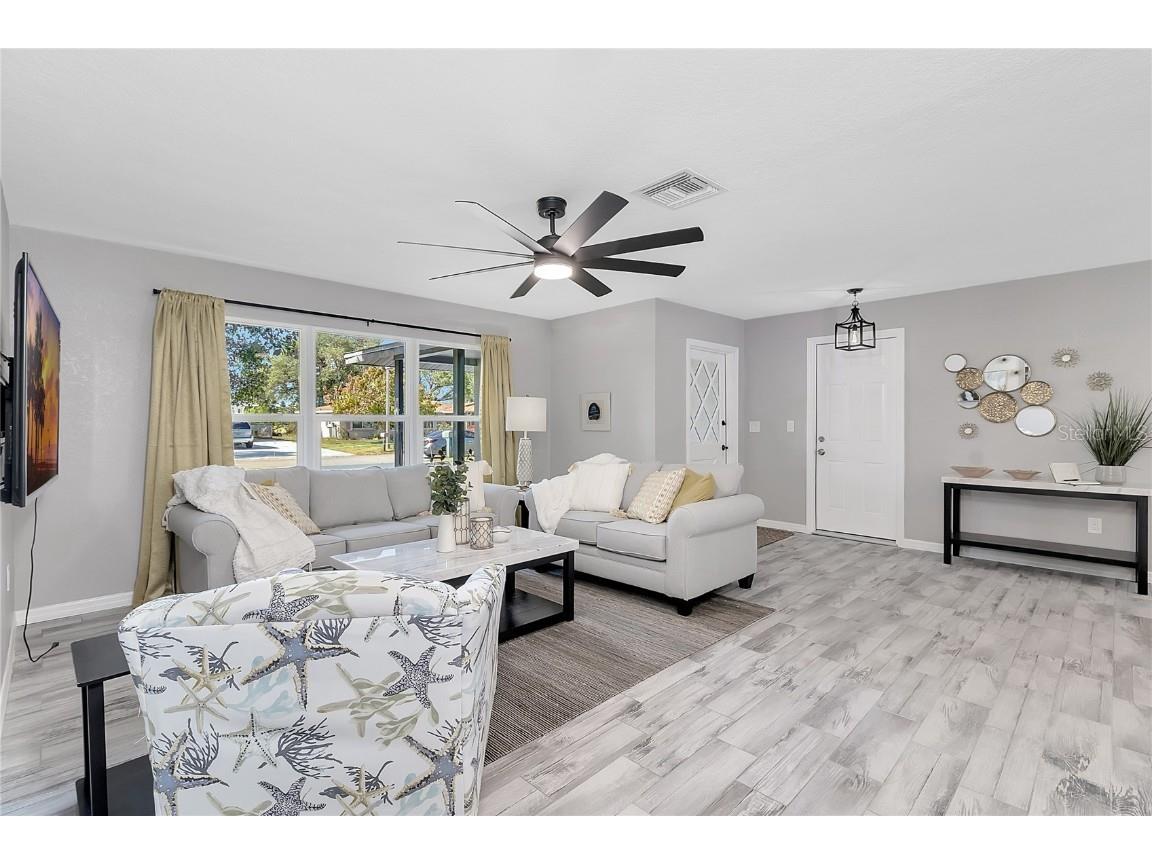 60 Golfview Road Rotonda West FL 33947 C7498757 image9