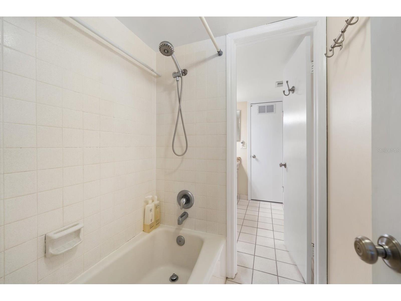 60 Gulf Boulevard #201 Indian Rocks Beach FL 33785 - GULF TB8472207 image29