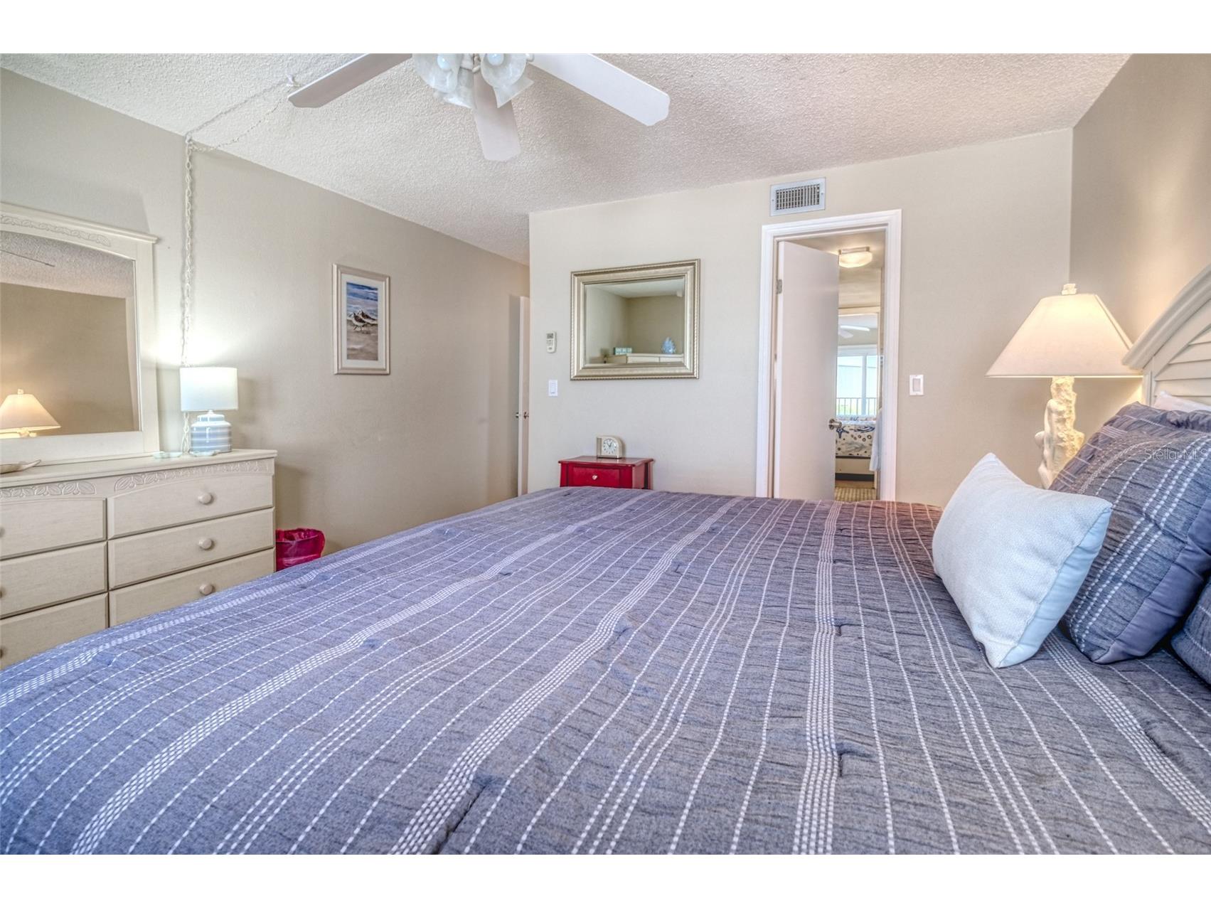 60 Gulf Boulevard #204 Indian Rocks Beach FL 33785 TB8464016 image20