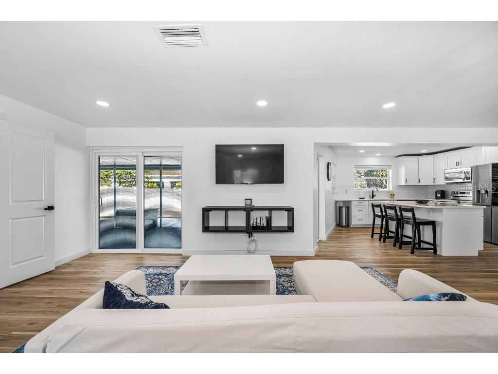 60 Kipling Plaza Clearwater Beach FL 33767 TB8468472 image5