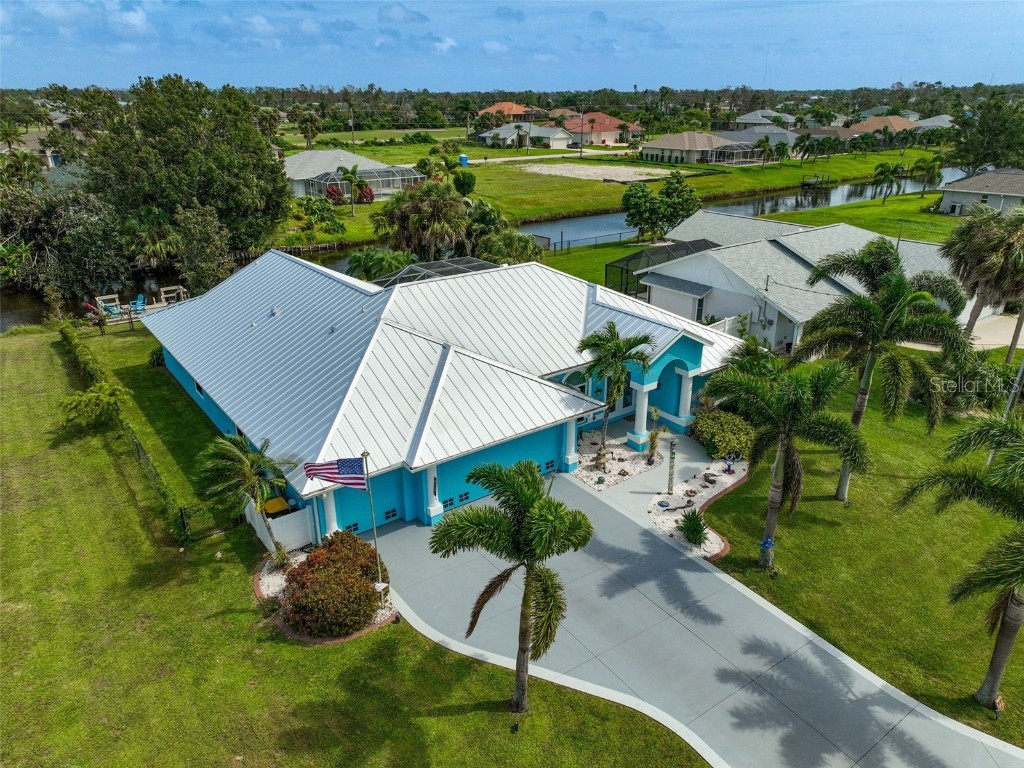 60 Mariner Lane Rotonda West FL 33947 D6132850 image1