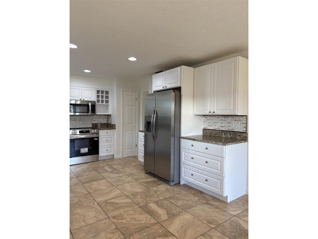 60 Outlook Street Umatilla FL 32784 A4670366 image14