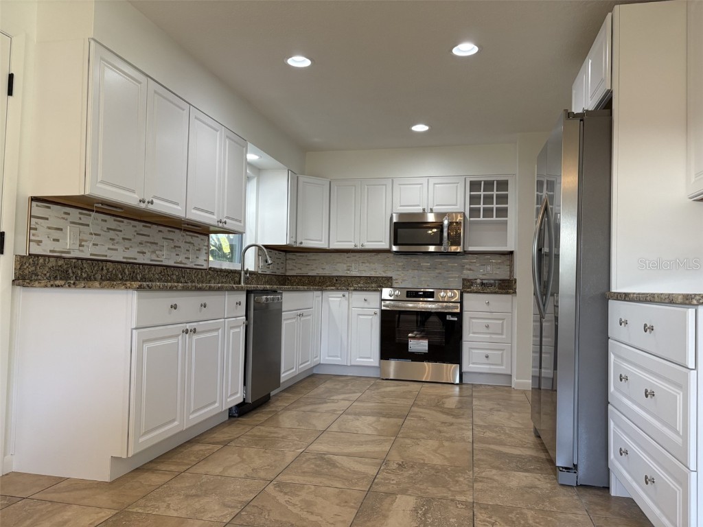 60 Outlook Street Umatilla FL 32784 A4670366 image15