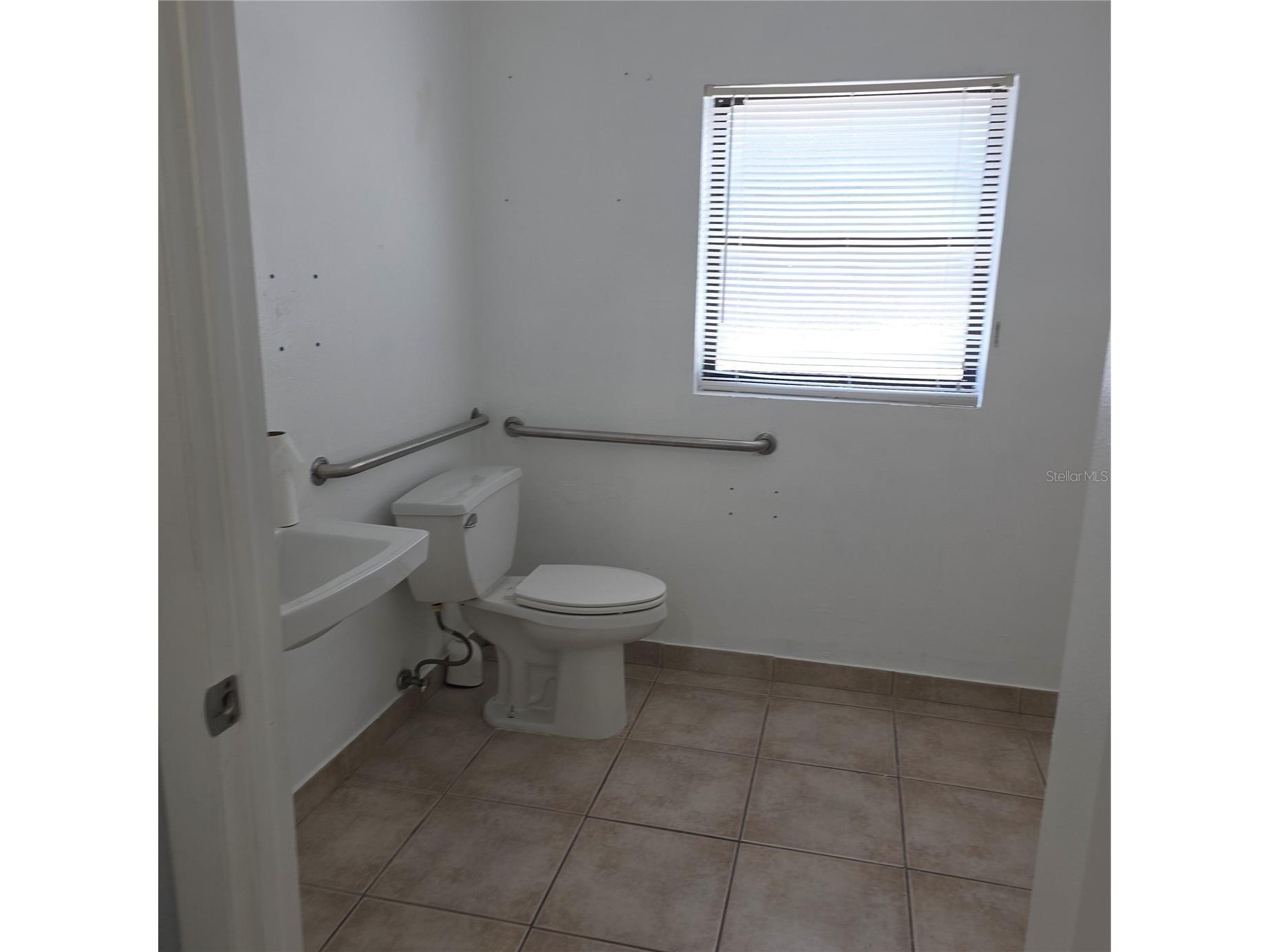 60 S Semoran Boulevard Orlando FL 32807 S5144437 image13