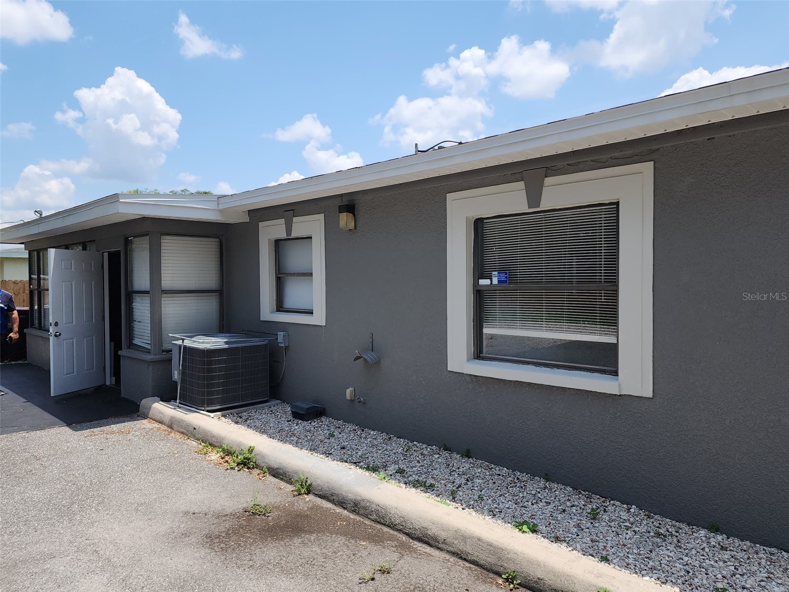 60 S Semoran Boulevard Orlando FL 32807 S5144437 image2