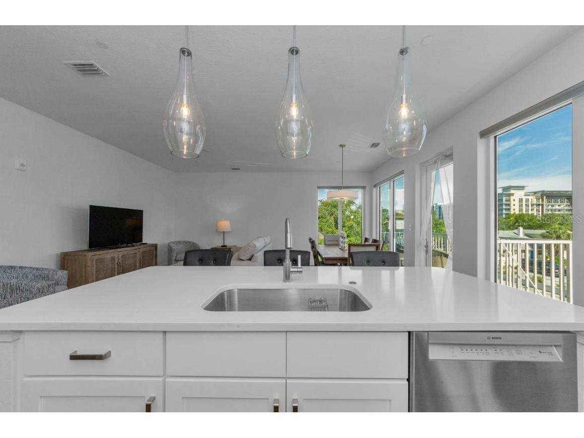 600 3rd Avenue S #301 Saint Petersburg FL 33701 TB8399780 image14