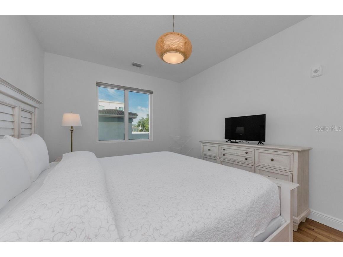 600 3rd Avenue S #301 Saint Petersburg FL 33701 TB8399780 image24