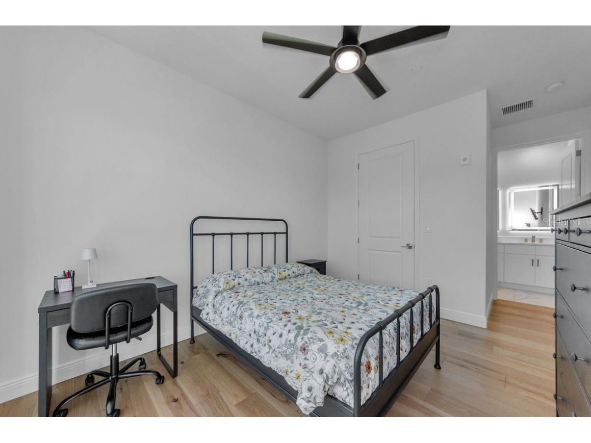 600 3rd Avenue S #301 Saint Petersburg FL 33701 TB8399780 image35