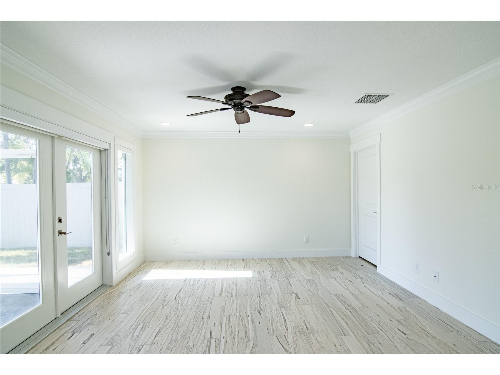 600 43rd Avenue NE Saint Petersburg FL 33703 TB8438903 image14