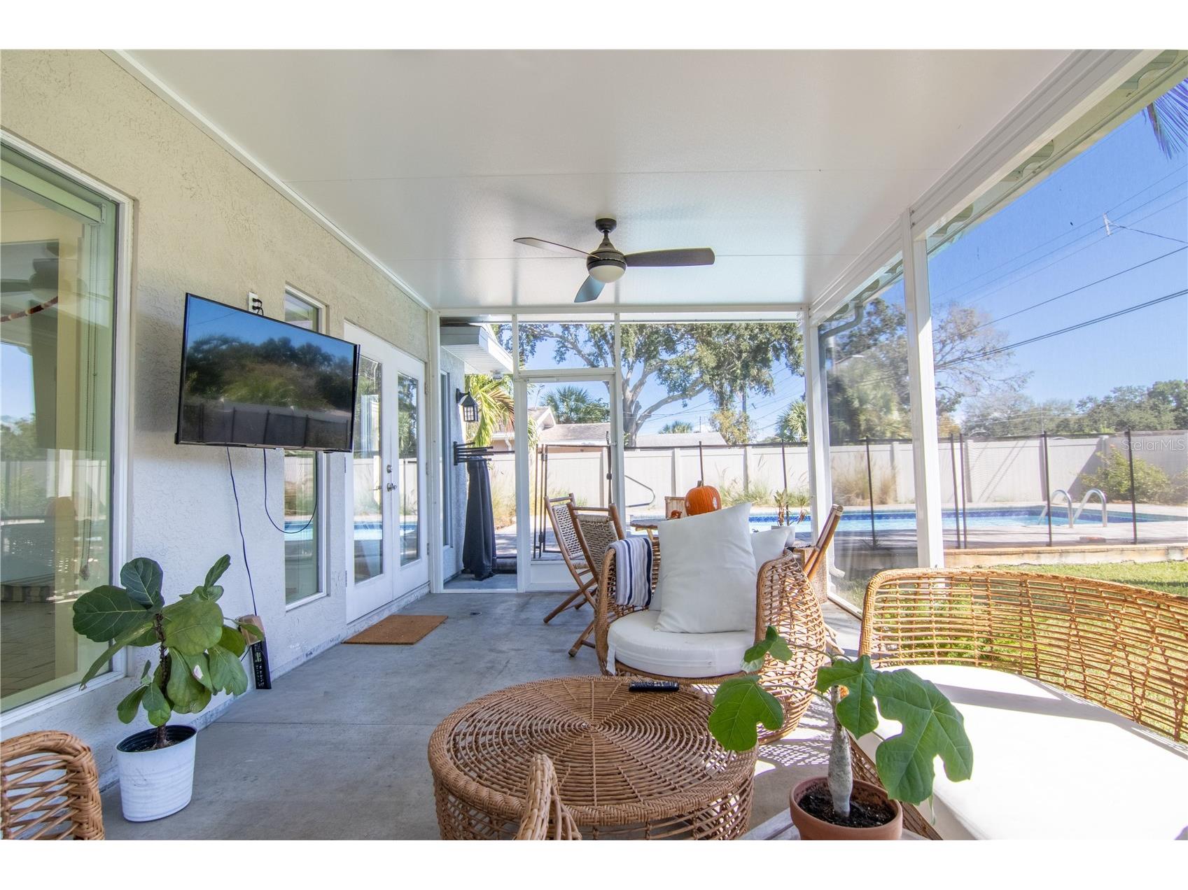 600 43rd Avenue NE Saint Petersburg FL 33703 TB8438903 image21