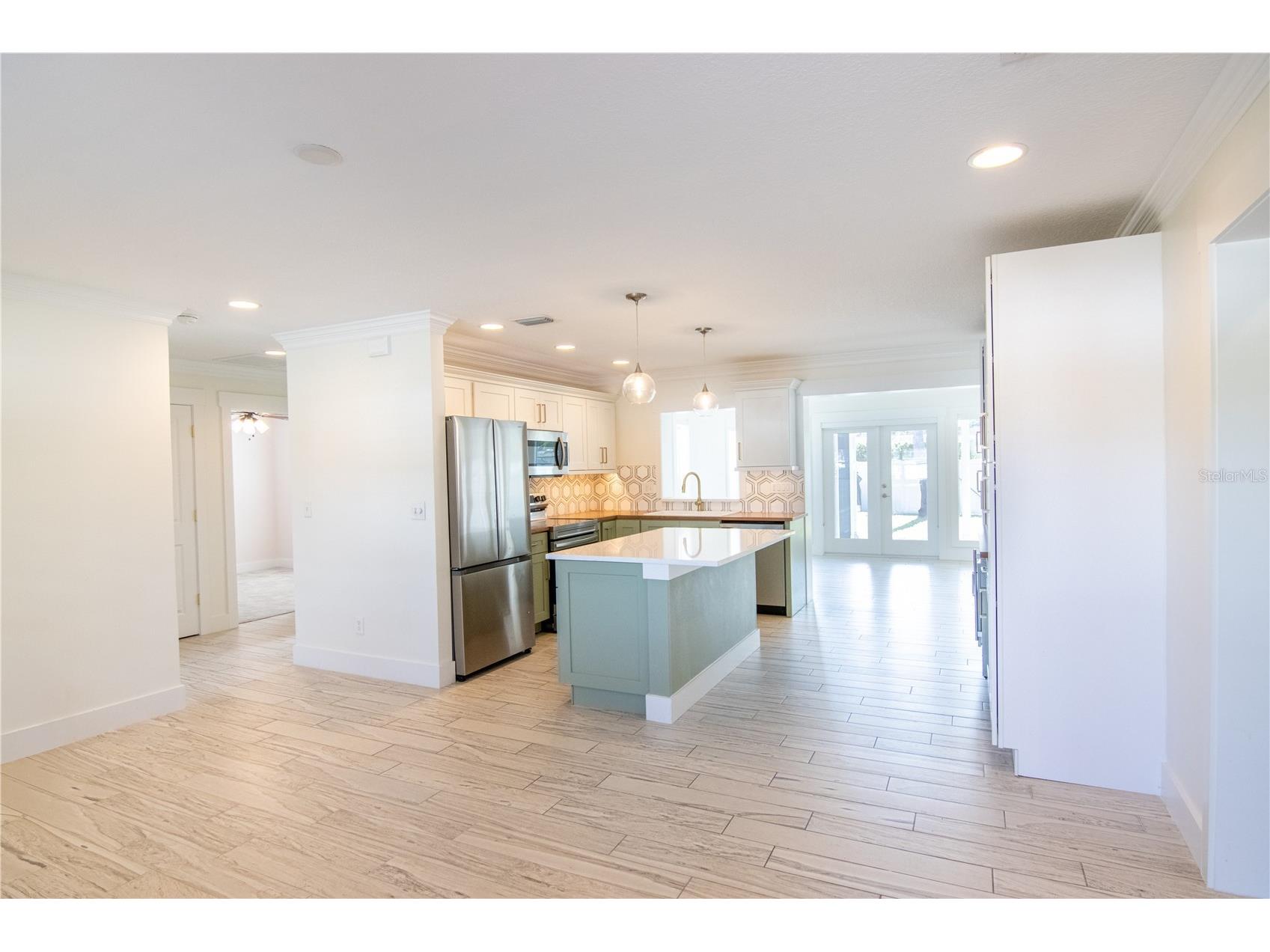 600 43rd Avenue NE Saint Petersburg FL 33703 TB8438903 image3