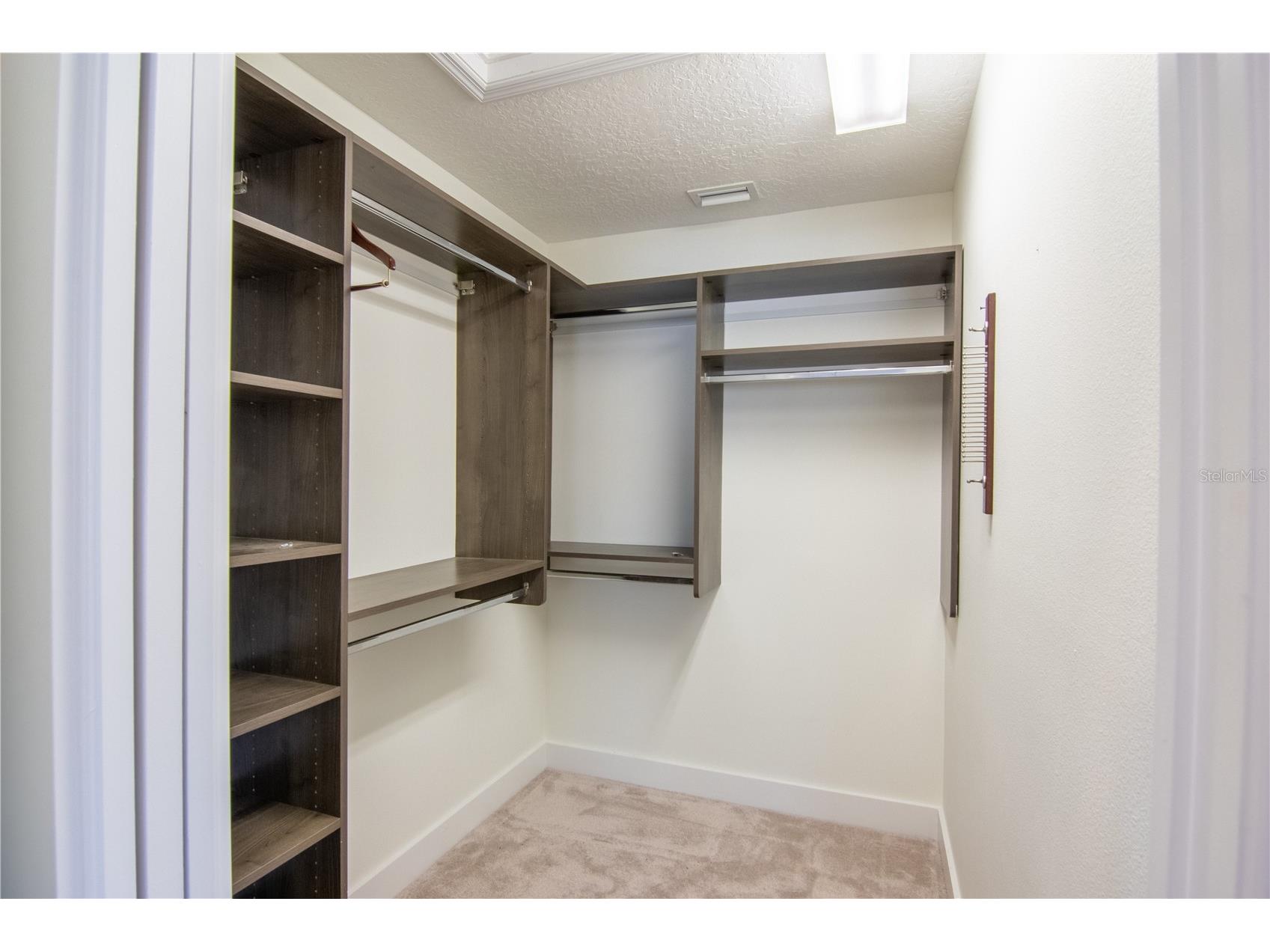 600 43rd Avenue NE Saint Petersburg FL 33703 TB8438903 image33