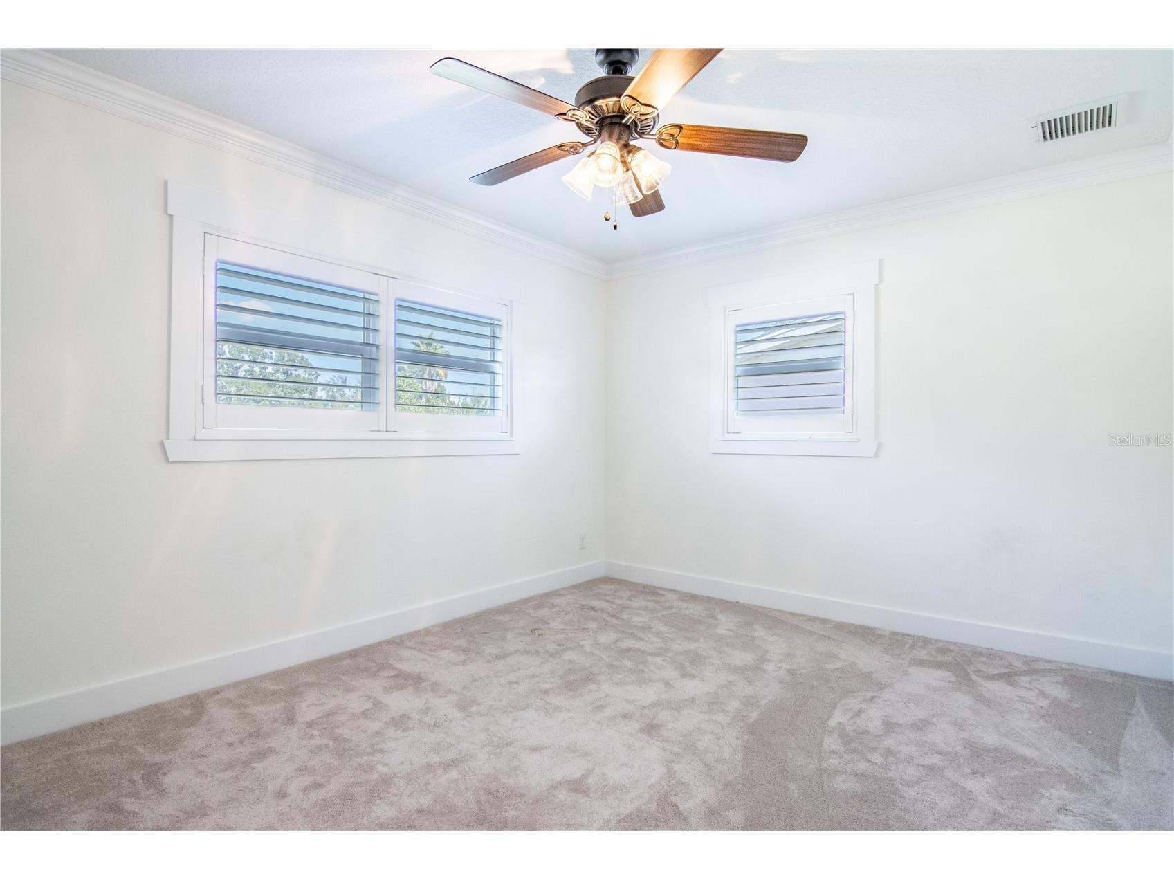 600 43rd Avenue NE Saint Petersburg FL 33703 TB8438903 image36