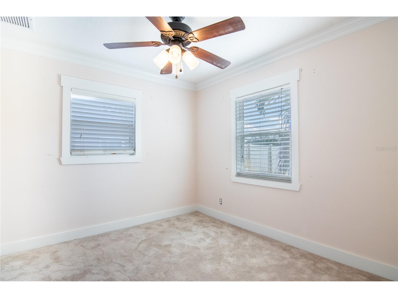 600 43rd Avenue NE Saint Petersburg FL 33703 TB8438903 image40