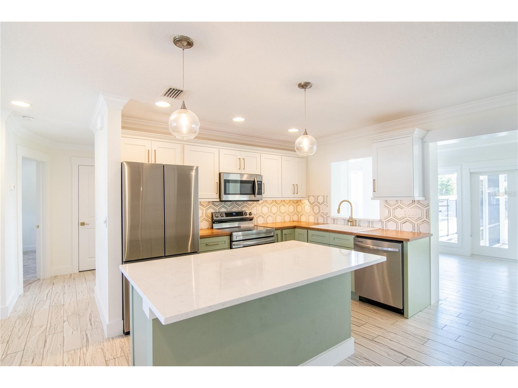 600 43rd Avenue NE Saint Petersburg FL 33703 TB8438903 image7