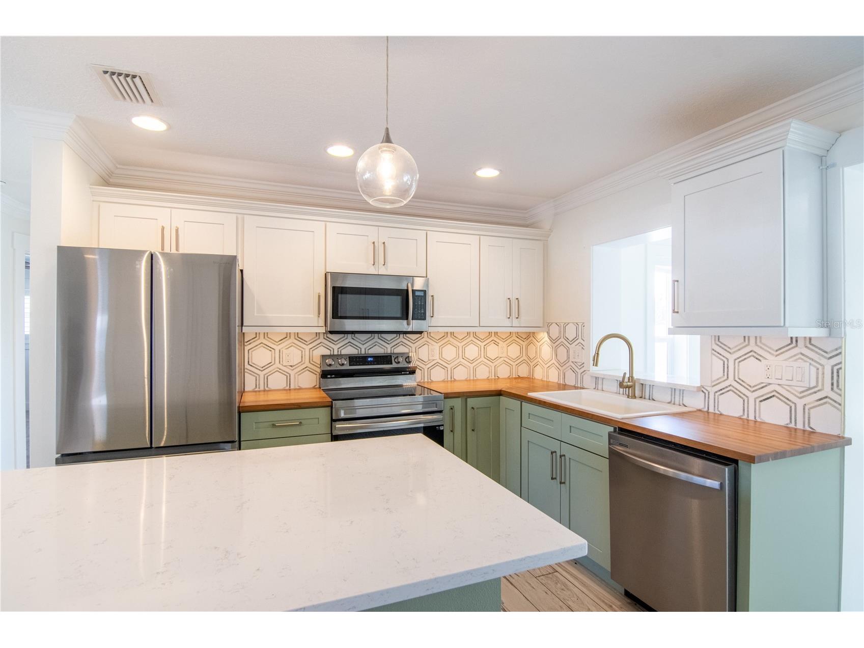 600 43rd Avenue NE Saint Petersburg FL 33703 TB8438903 image8