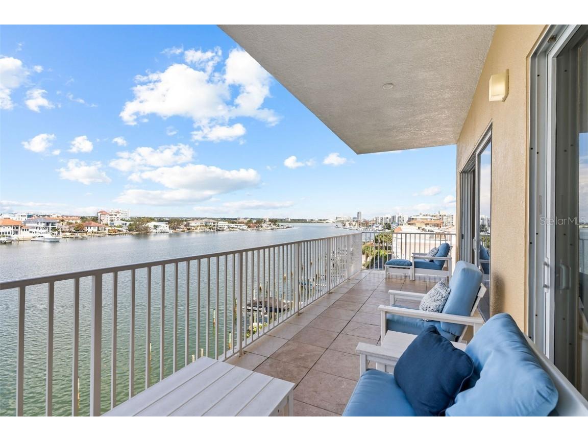 600 Bayway Boulevard #505 Clearwater Beach FL 33767 - CLEARWATER BAY TB8300477 image1