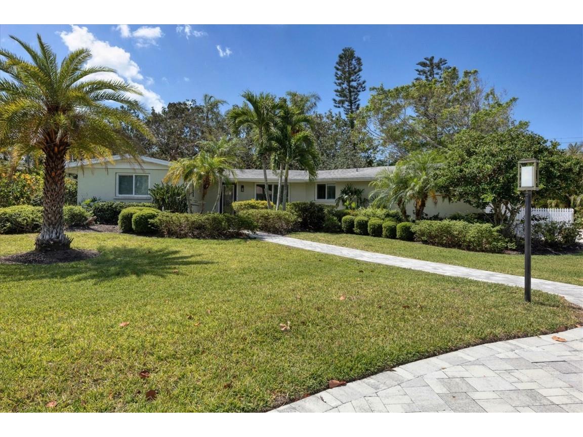 600 Buttonwood Drive Longboat Key FL 34228 A4568625 image1