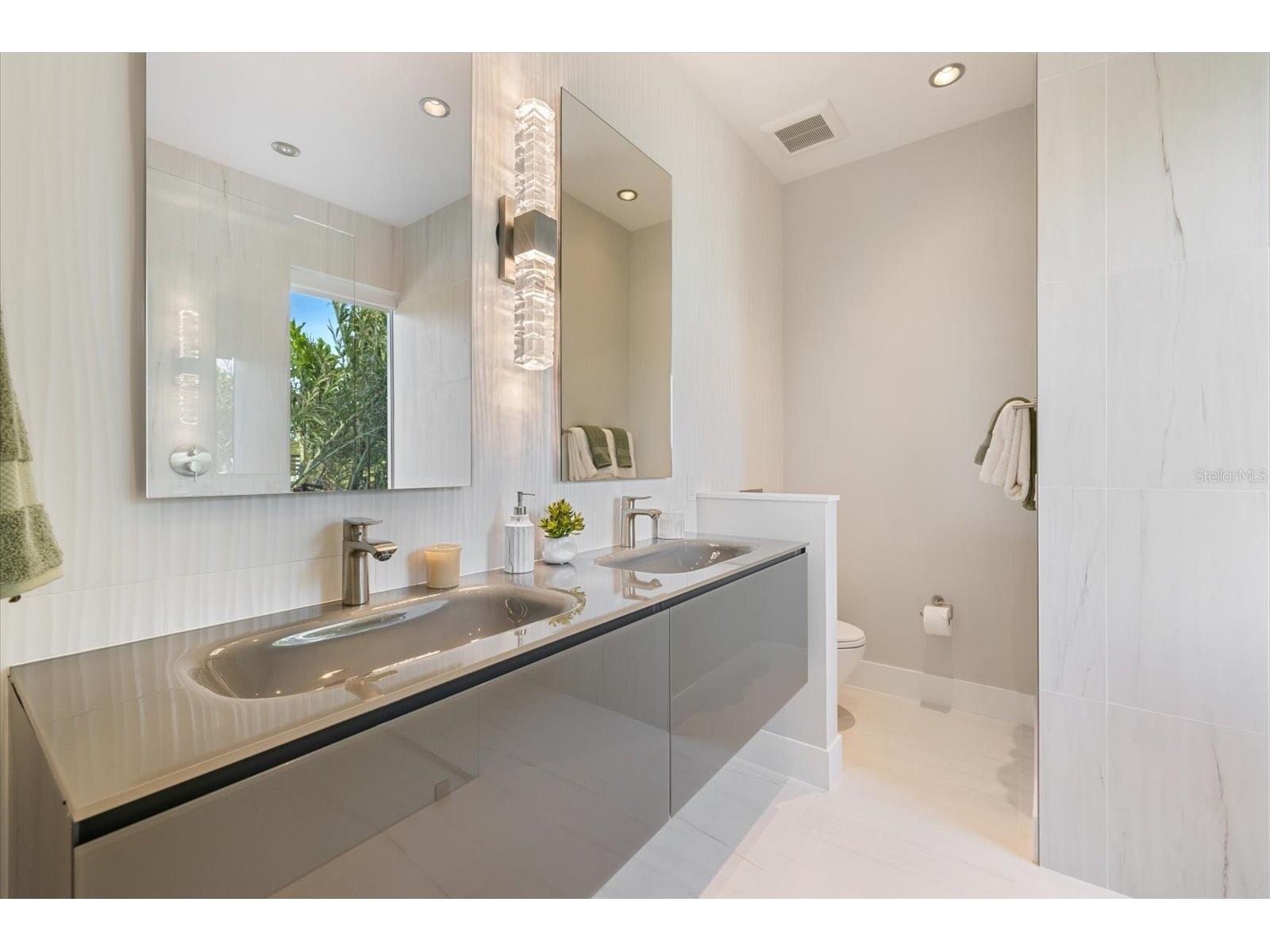 600 De Narvaez Drive Longboat Key FL 34228 A4679376 image43