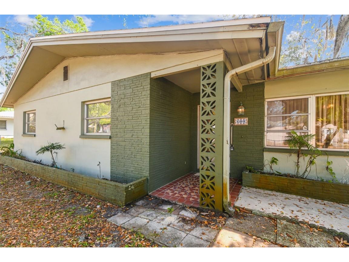 600 E Center Street Tarpon Springs FL 34689 U8193304 image1