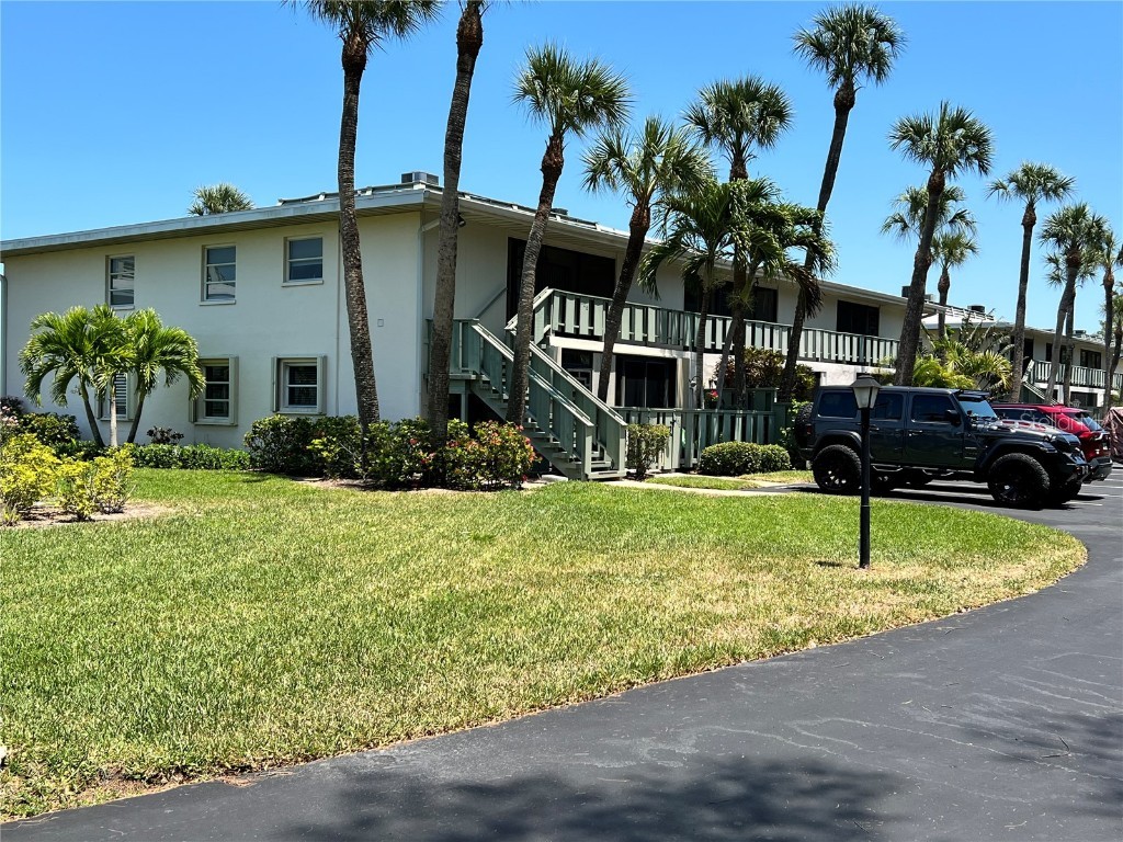 600 Manatee Avenue #206 Holmes Beach FL 34217 A4569594 image1