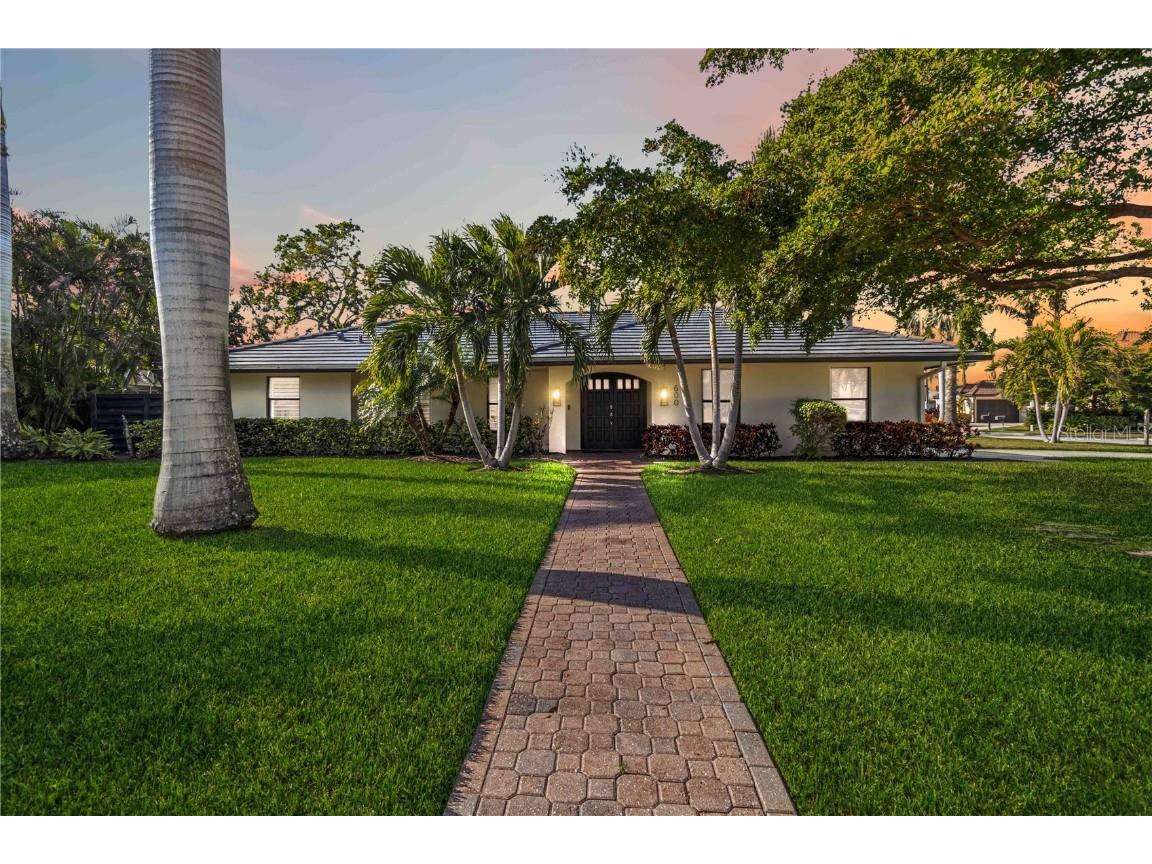600 Owl Way Sarasota FL 34236 A4637496 image1