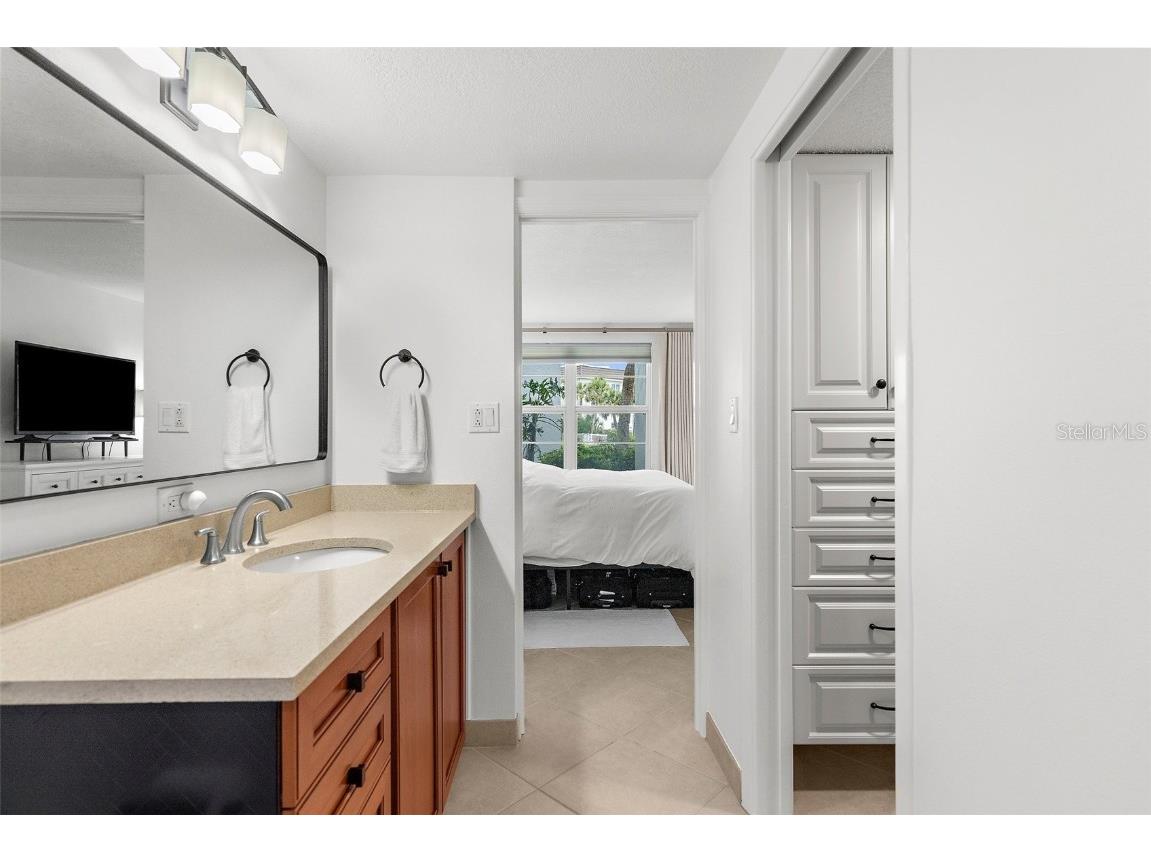 600 Sutton Place #101B Longboat Key FL 34228 C7507243 image16