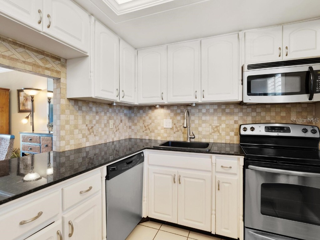 600 Sutton Place #201 Longboat Key FL 34228 - SARASOTA BAY A4602885 image5