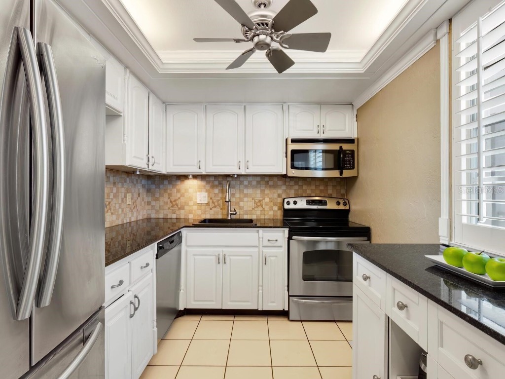 600 Sutton Place #201 Longboat Key FL 34228 - SARASOTA BAY A4602885 image6