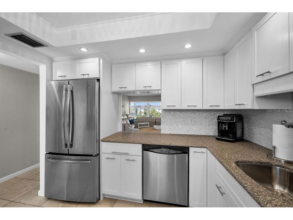 600 Sutton Place #B302 Longboat Key FL 34228 - SARASOTA BAY ICW SUTTON MARINA A4690036 image18