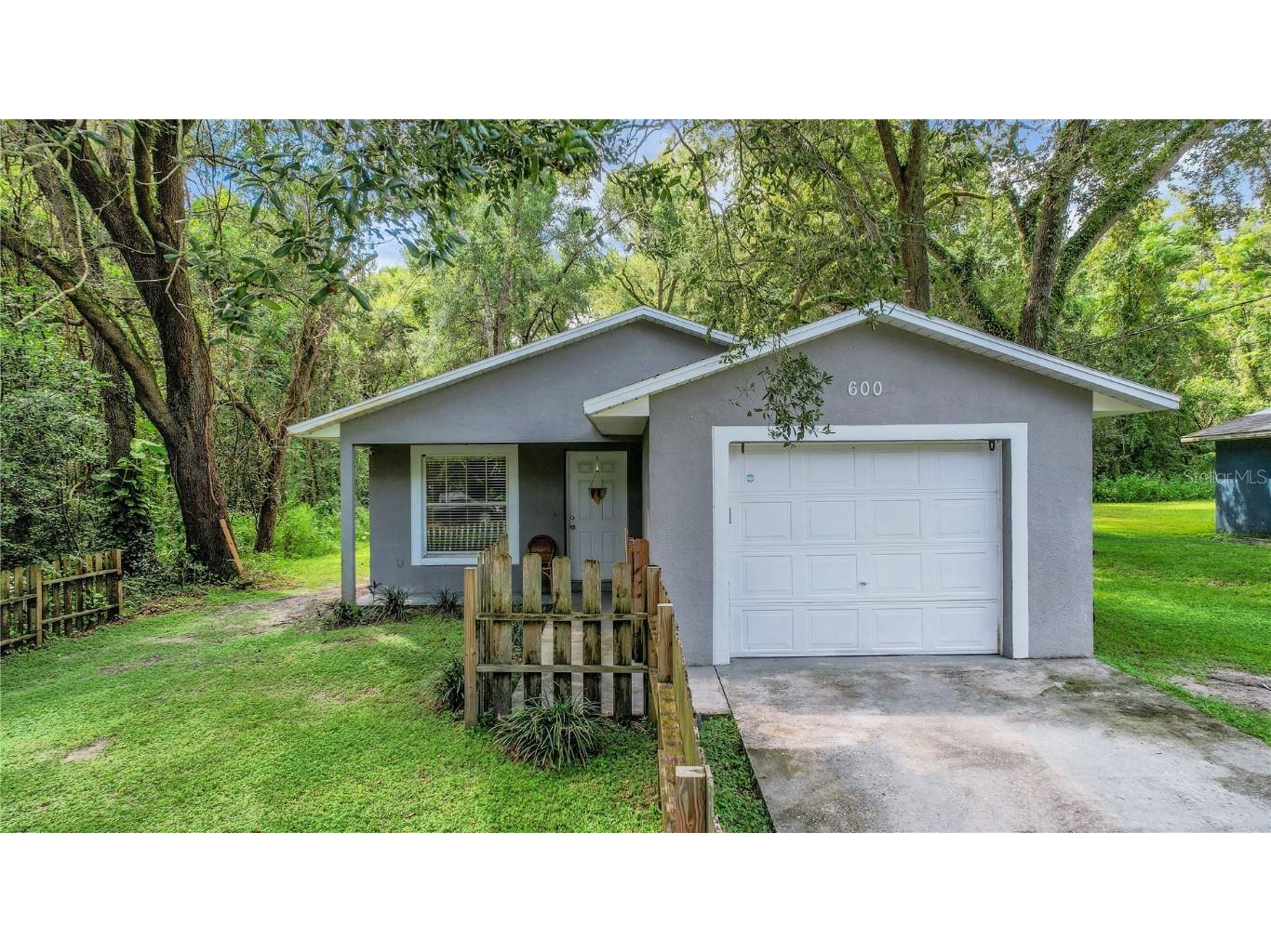 600 W Clarke Street Wildwood FL 34785 G5101898 image1