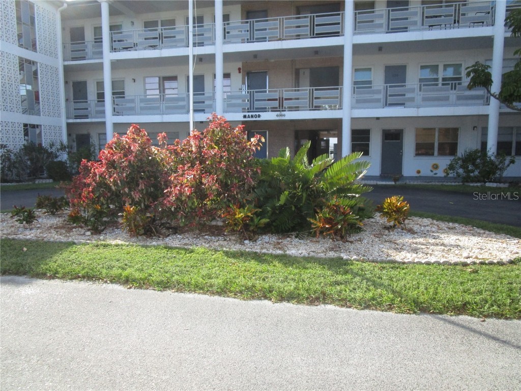 6000 20th Street N #129 Saint Petersburg FL 33714 TB8318727 image1