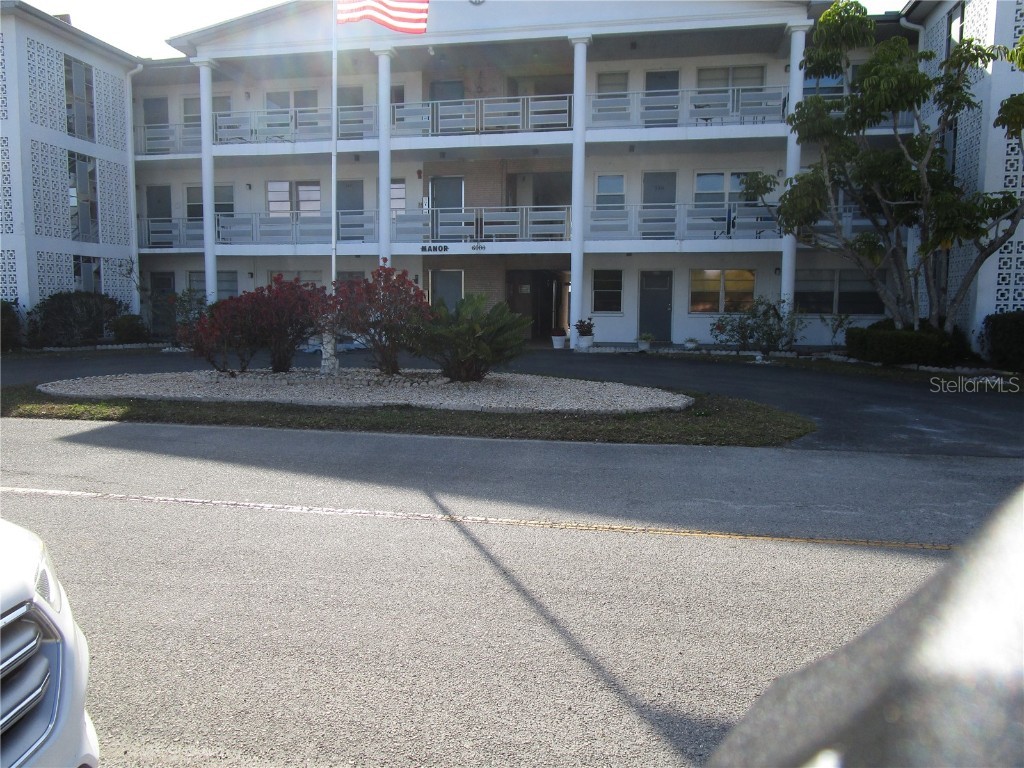 6000 20th Street N #143 Saint Petersburg FL 33714 U8232662 image1