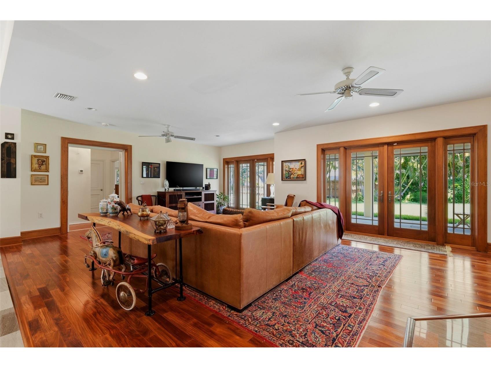 6000 2nd Street S Saint Petersburg FL 33705 W7885621 image13