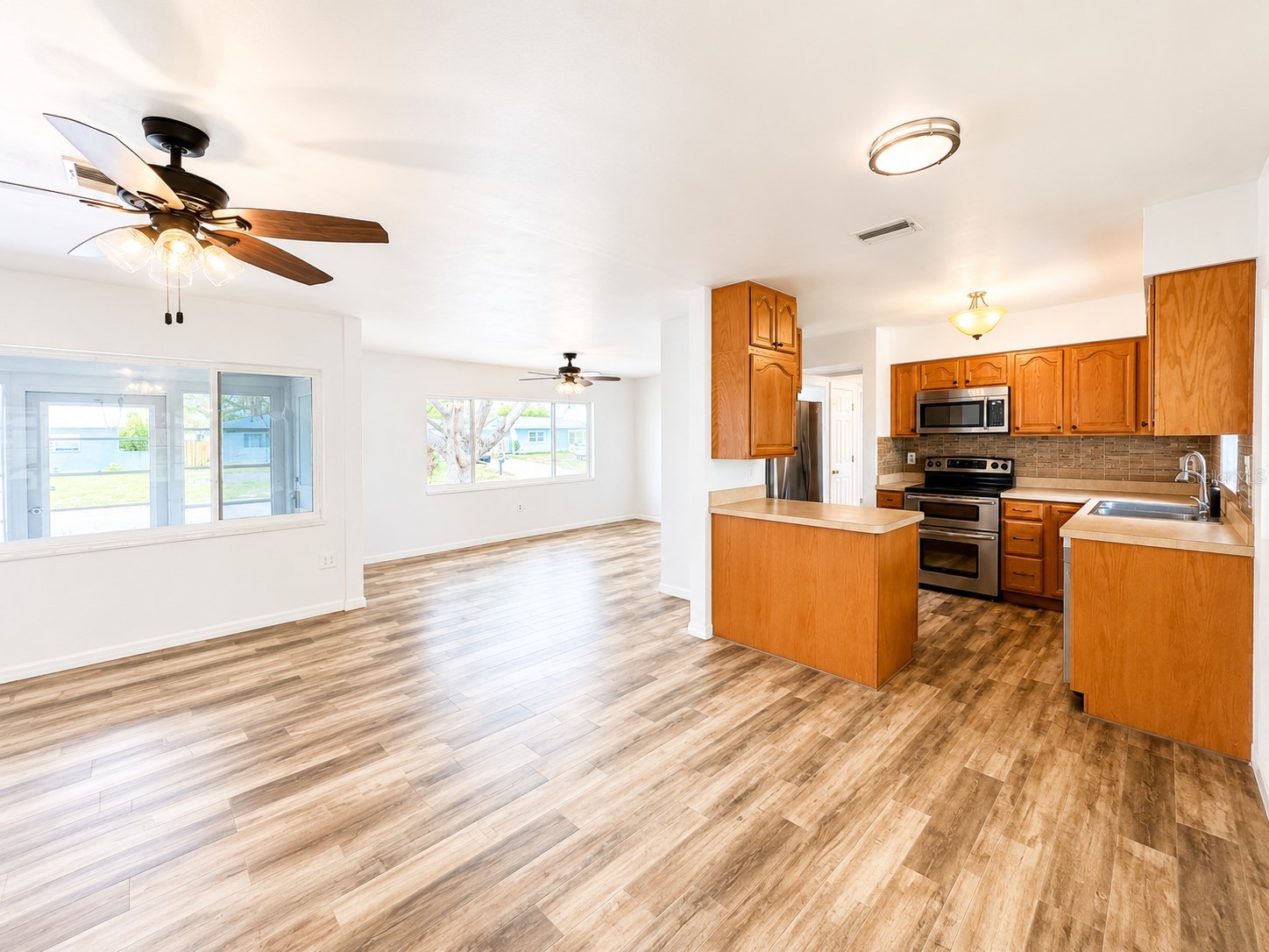 6000 42nd Avenue N Saint Petersburg FL 33709 TB8517395 image8