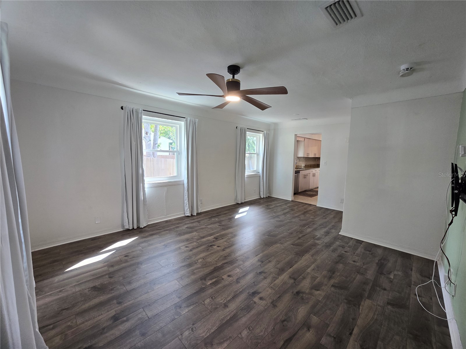 6001 Cedar Street NE Saint Petersburg FL 33703 TB8526243 image4