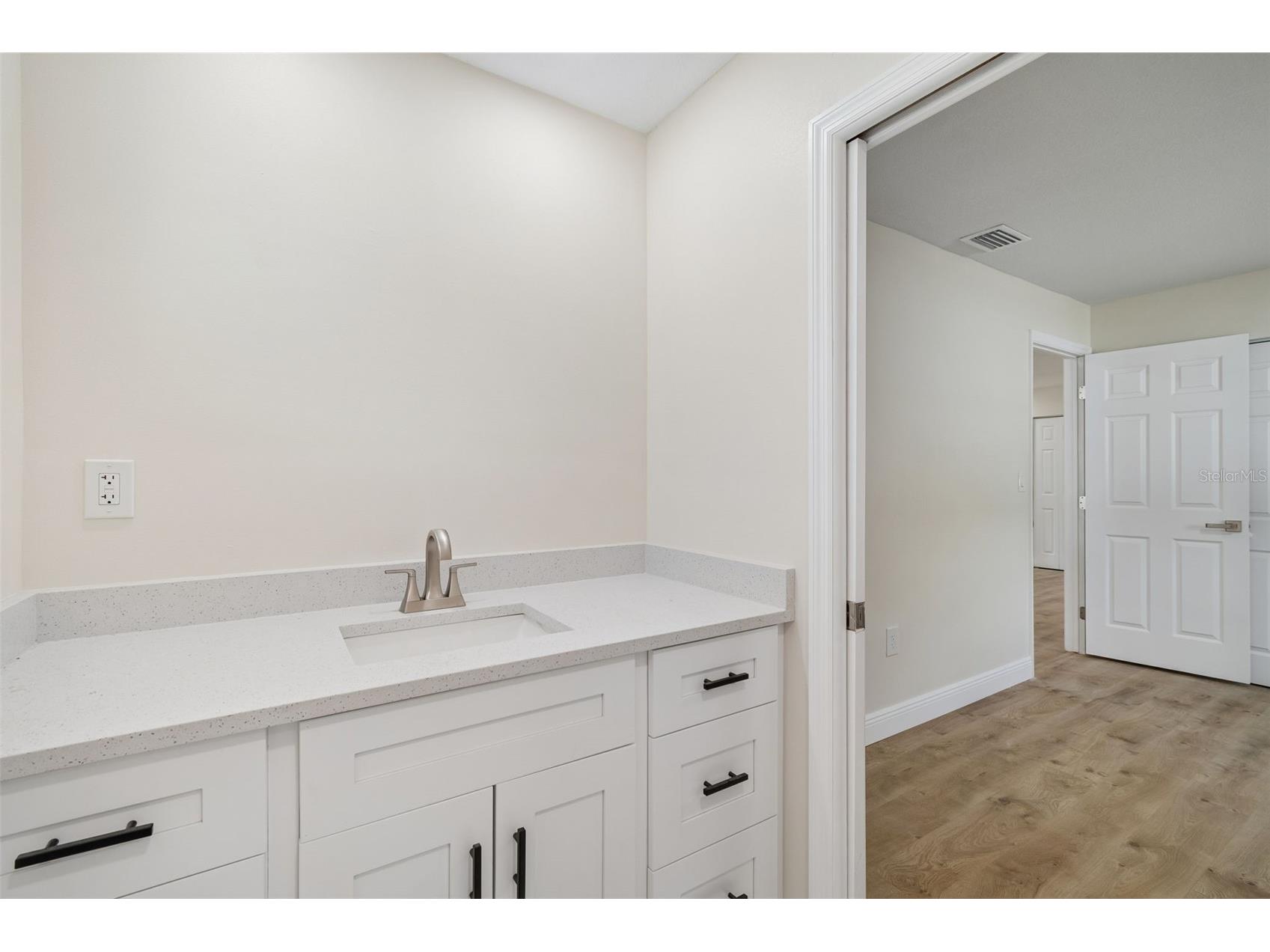 6003 Tampa Shores Boulevard Tampa FL 33615 TB8513341 image6