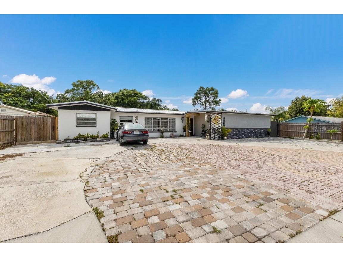 6004 11th Street E Bradenton FL 34203 A4619889 image1