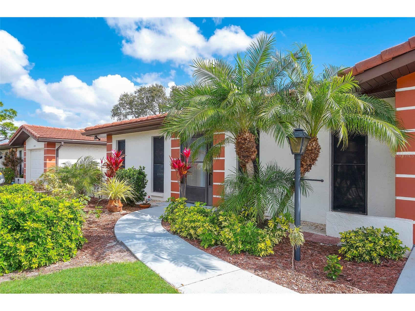 6004 Vivienda Drive #8 Bradenton FL 34207 A4685934 image2